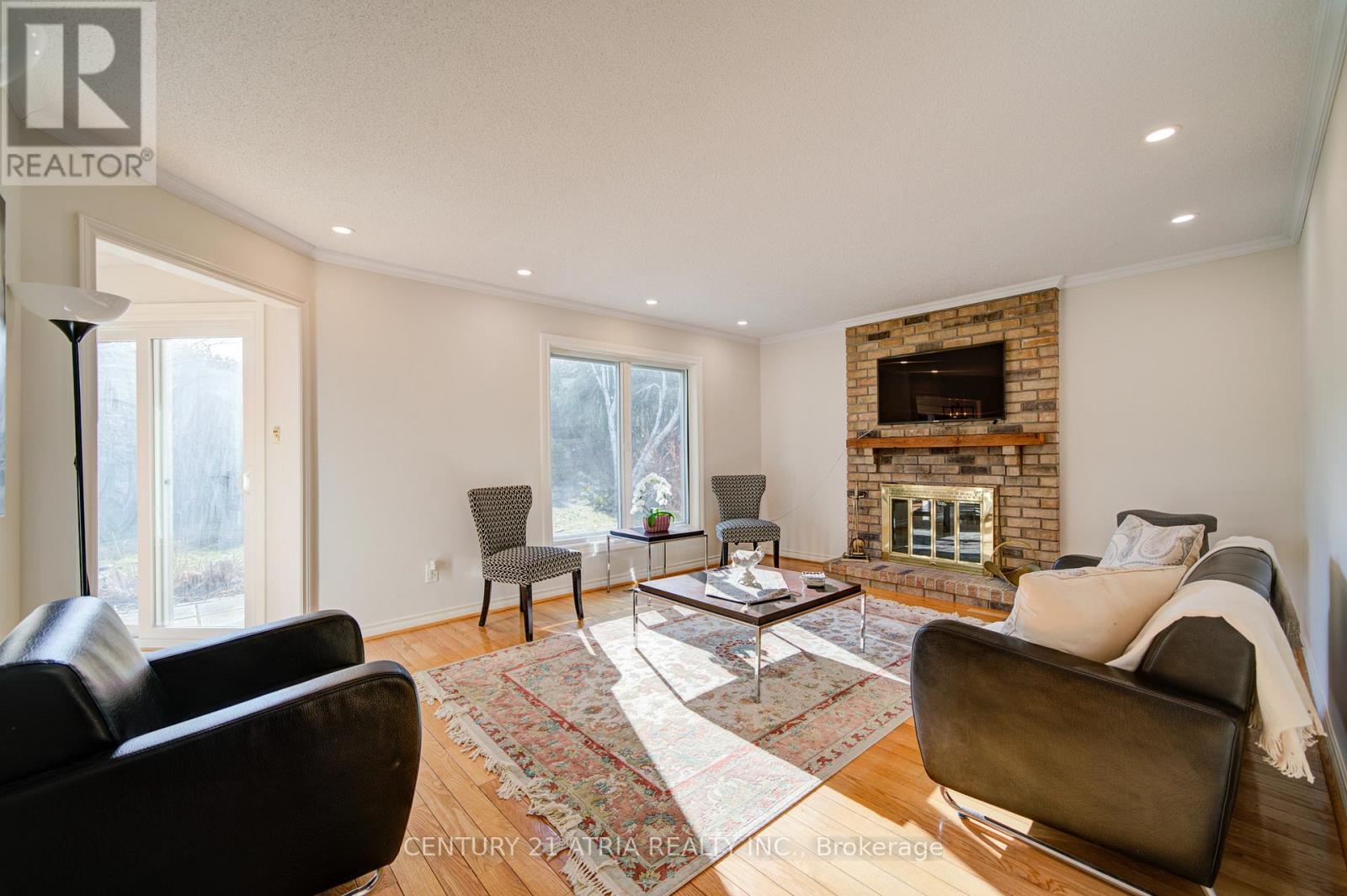 64 Craigleith Crescent, Richmond Hill, Ontario  L4E 2S4 - Photo 9 - N12964328