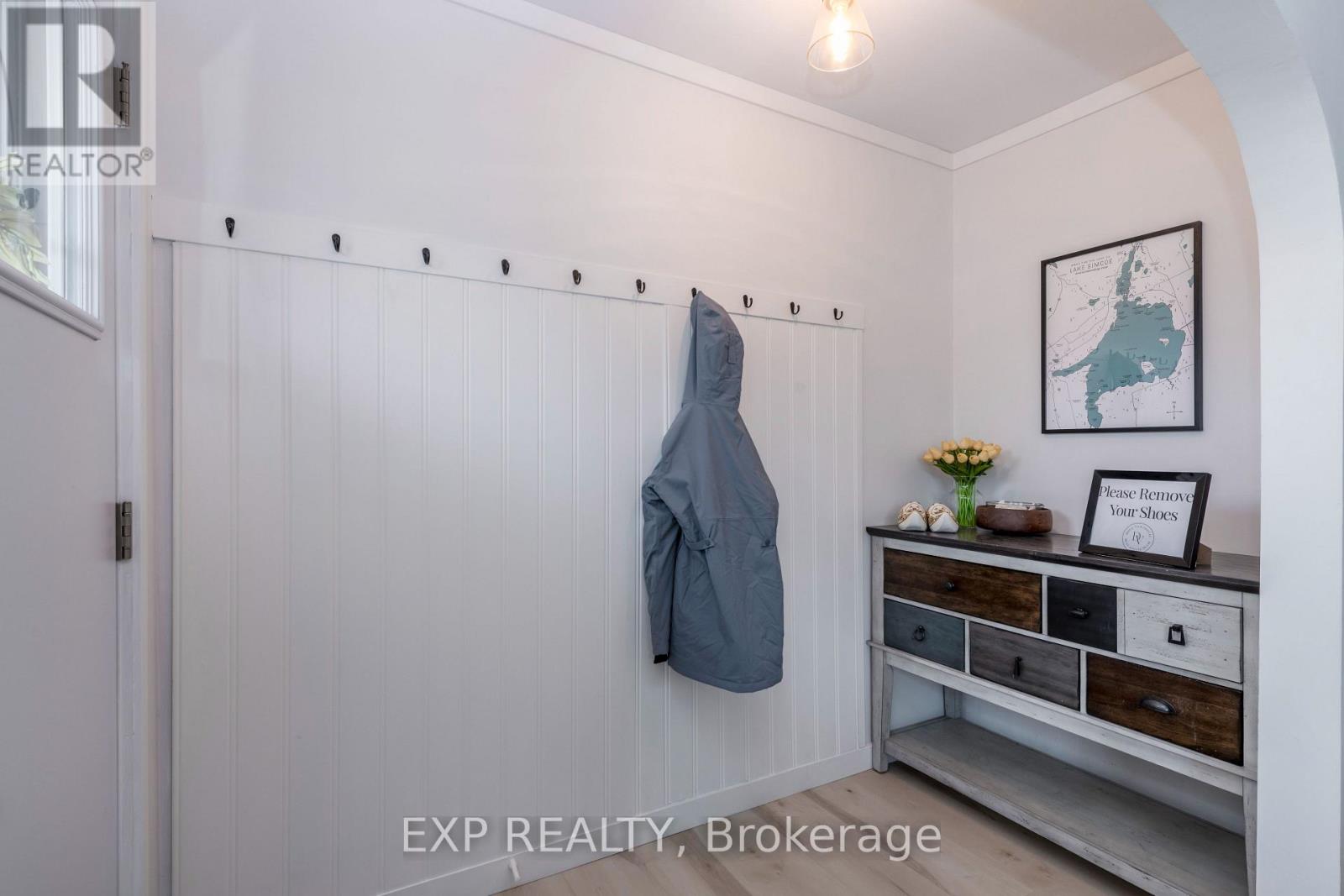 678 Rose Lane, Innisfil, Ontario  L9S 2H5 - Photo 3 - N12964538