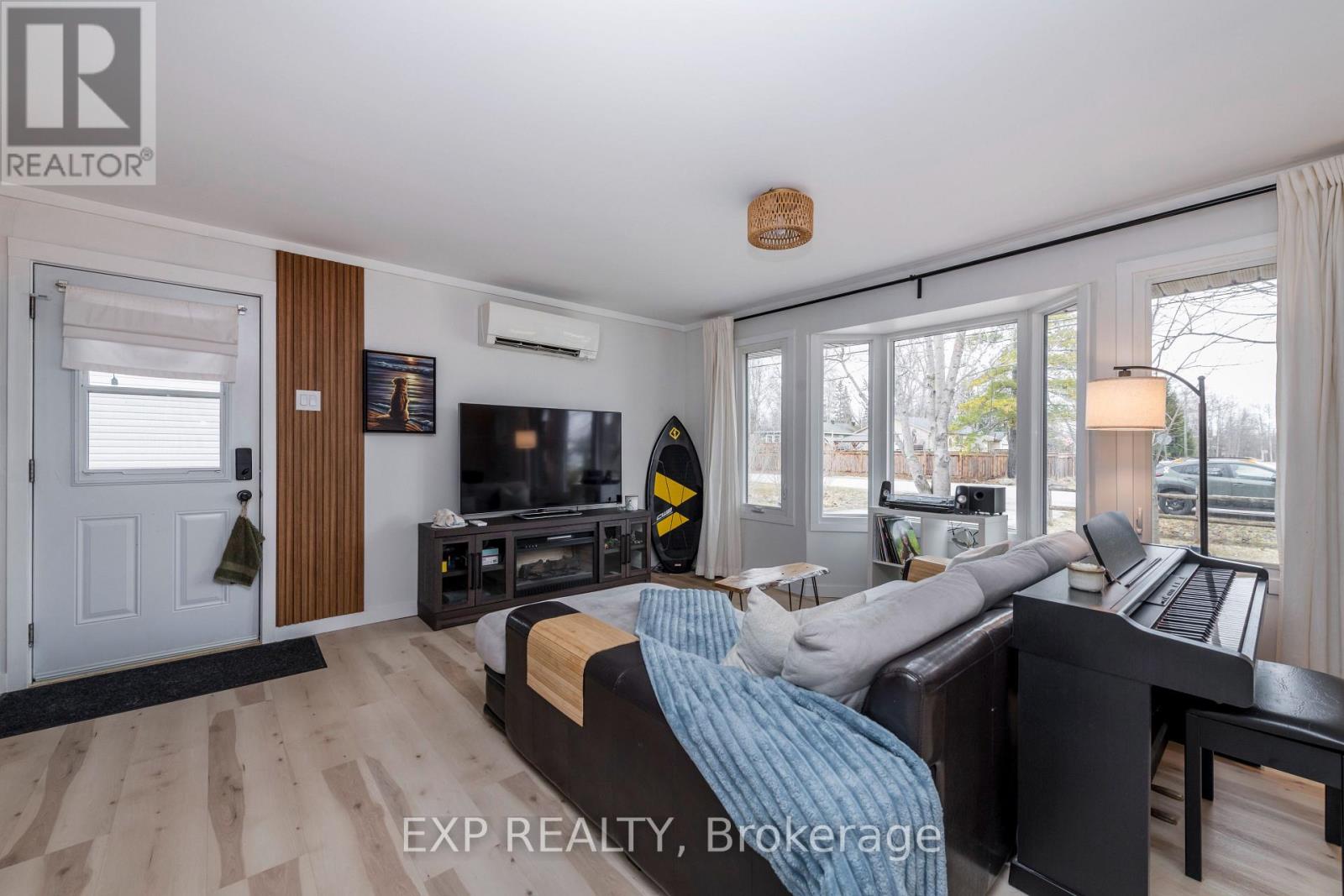 678 Rose Lane, Innisfil, Ontario  L9S 2H5 - Photo 5 - N12964538