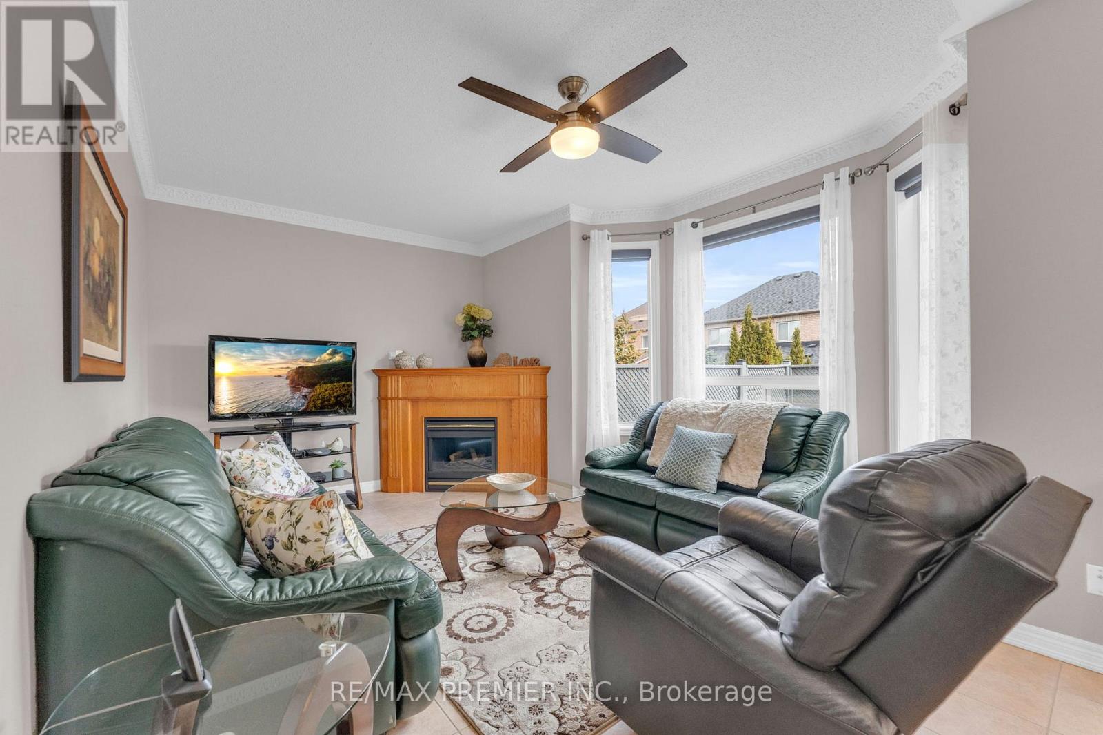 9 Oland Drive, Vaughan (Vellore Village), Ontario  L4H 2H3 - Photo 6 - N12964550