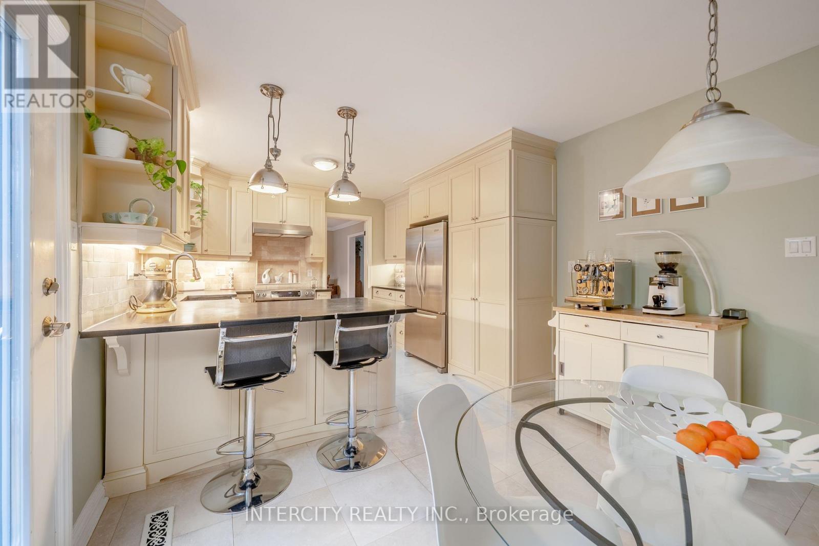 131 Torran Road, Vaughan, Ontario  L4L 3B4 - Photo 10 - N12964582