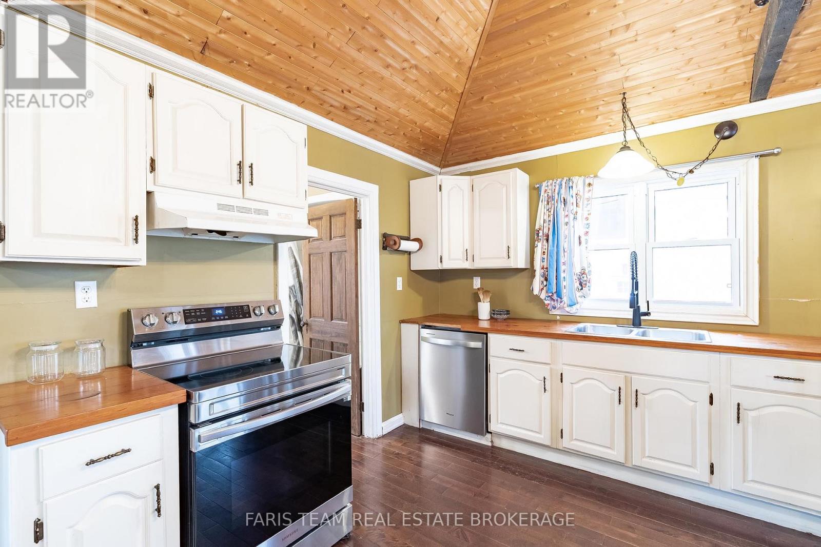 1417 Maple Way, Innisfil, Ontario  L0L 1C0 - Photo 5 - N12964634