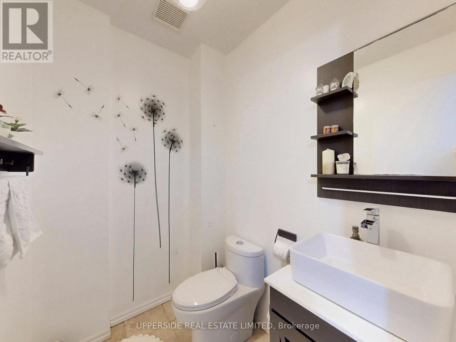 64 Colleen Street, Vaughan (Crestwood-Springfarm-Yorkhill), Ontario  L4J 5G6 - Photo 12 - N12964644