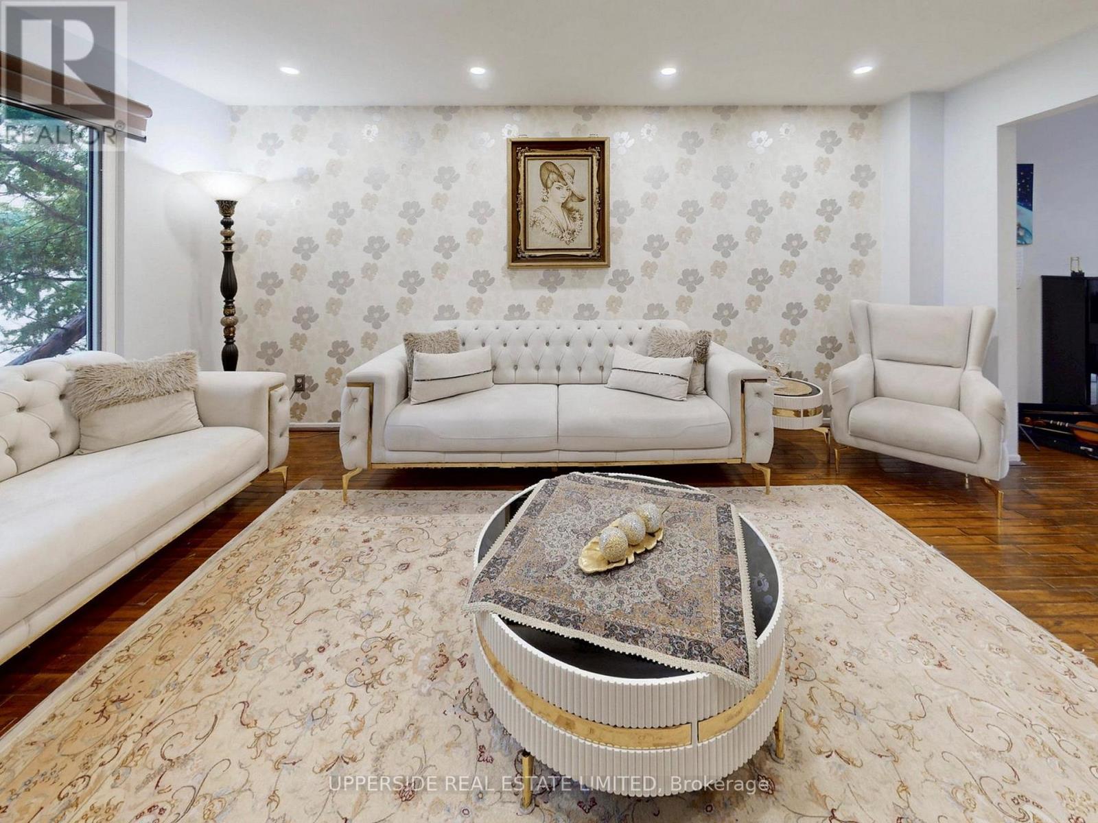 64 Colleen Street, Vaughan (Crestwood-Springfarm-Yorkhill), Ontario  L4J 5G6 - Photo 4 - N12964644