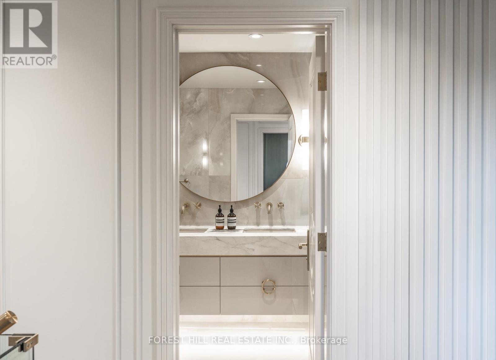 Upper - 596 Woodbridge Avenue, Vaughan, Ontario  L4L 2T7 - Photo 18 - N12964650