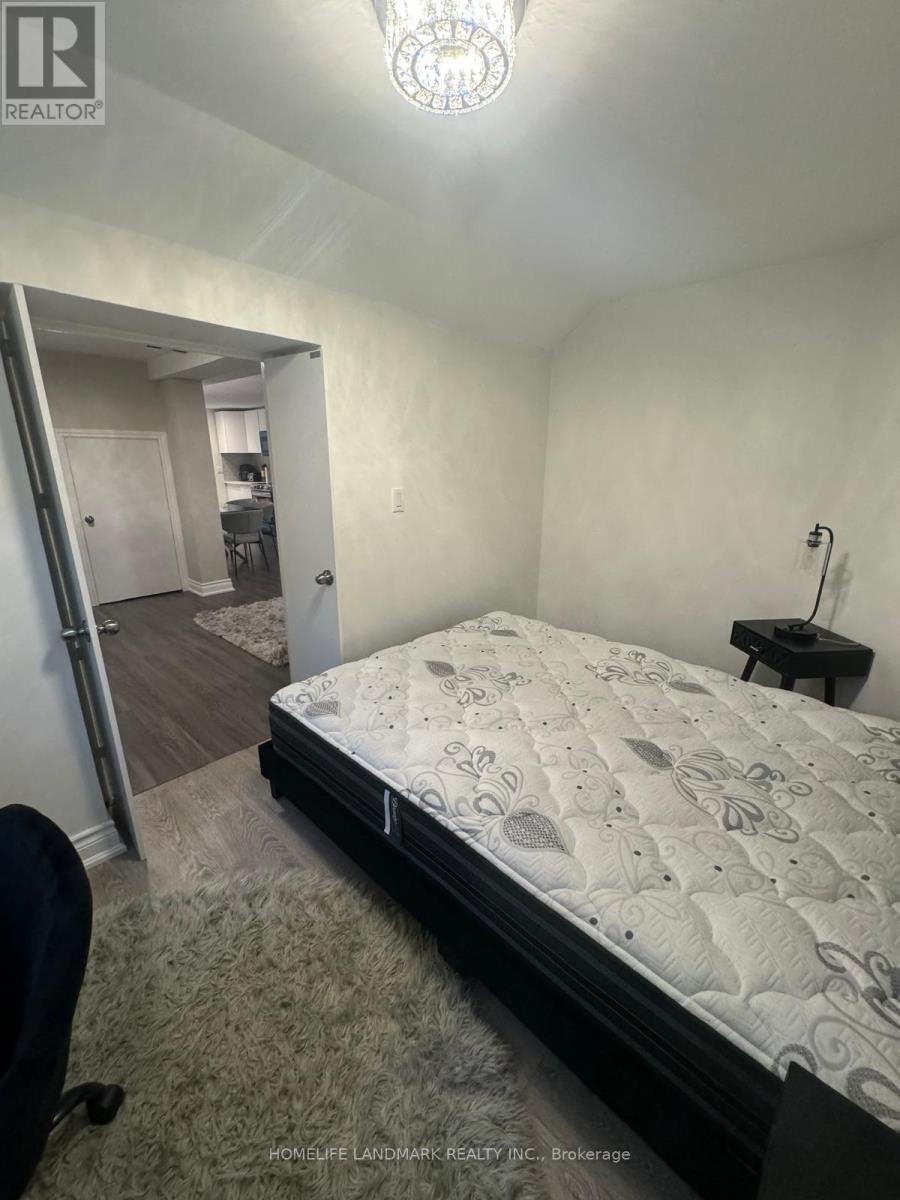 94 Houseman Crescent, Richmond Hill, Ontario  L4C 7S6 - Photo 11 - N12964690