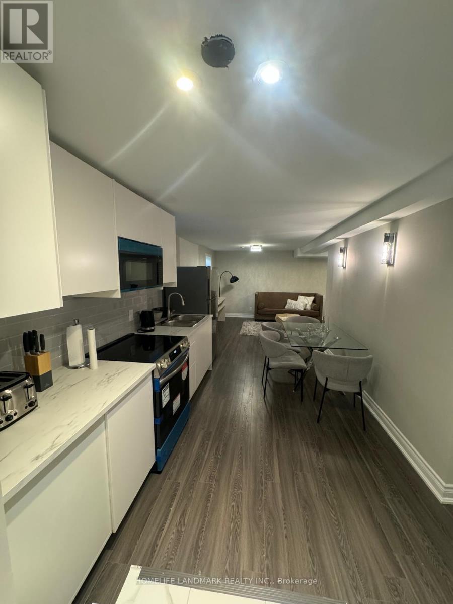 94 Houseman Crescent, Richmond Hill, Ontario  L4C 7S6 - Photo 3 - N12964690