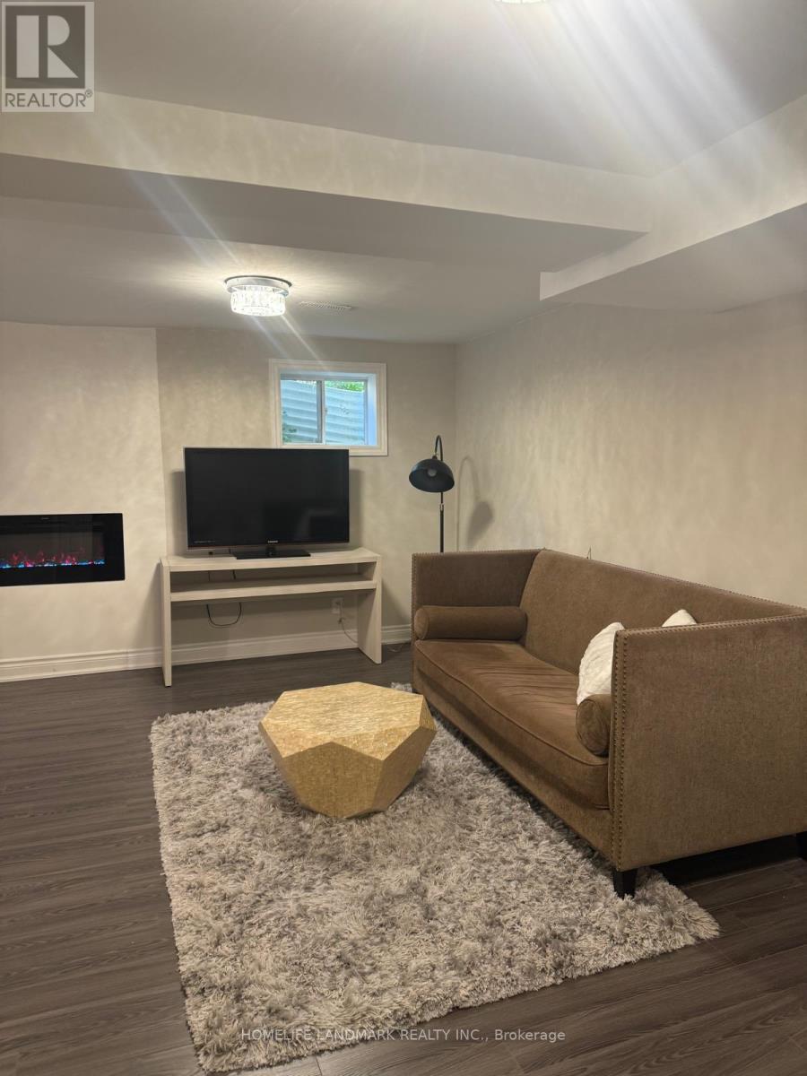 94 Houseman Crescent, Richmond Hill, Ontario  L4C 7S6 - Photo 7 - N12964690