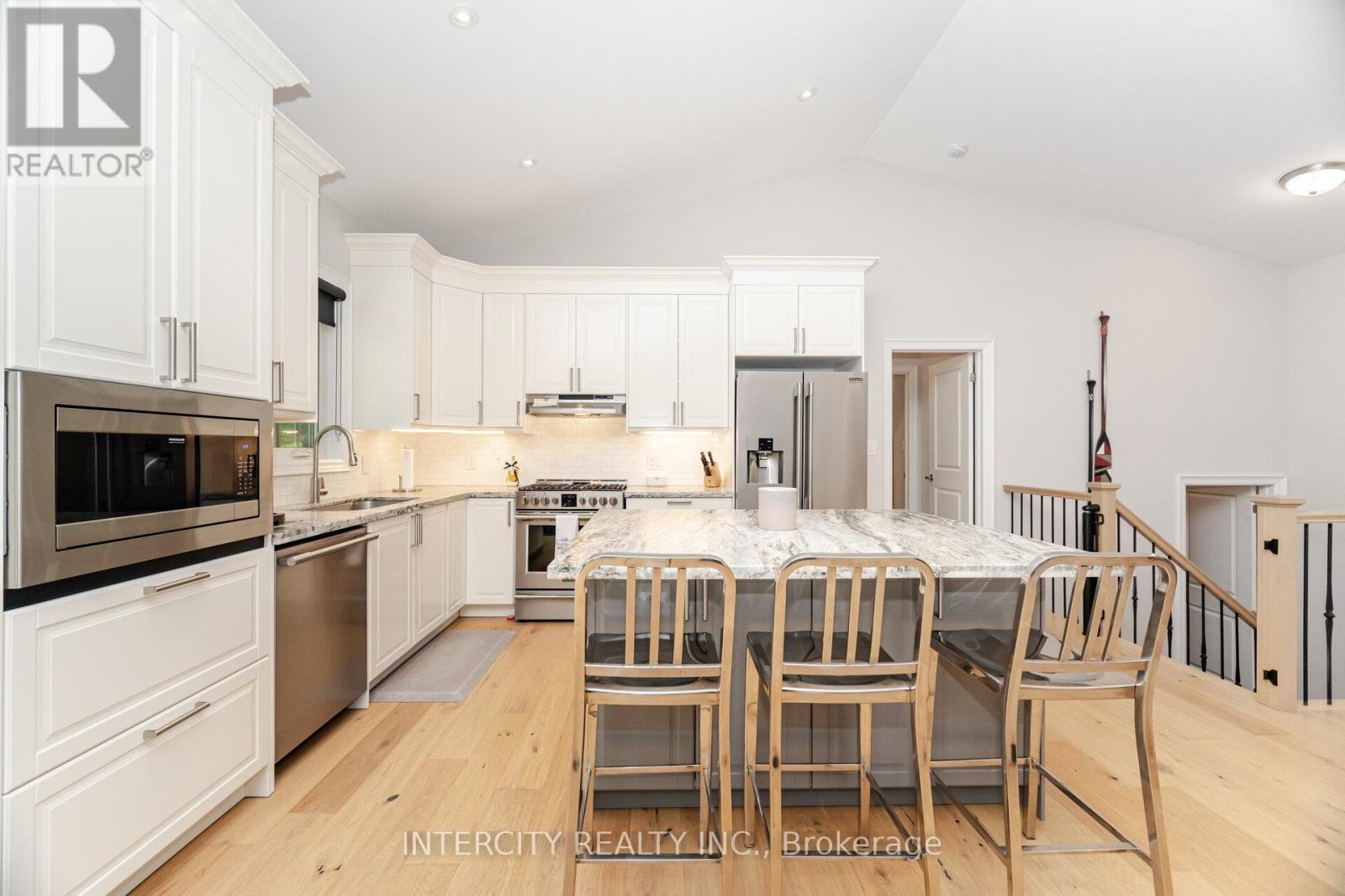 41 Tall Pines Drive, Tiny, Ontario  L9M 0H4 - Photo 13 - S12964408