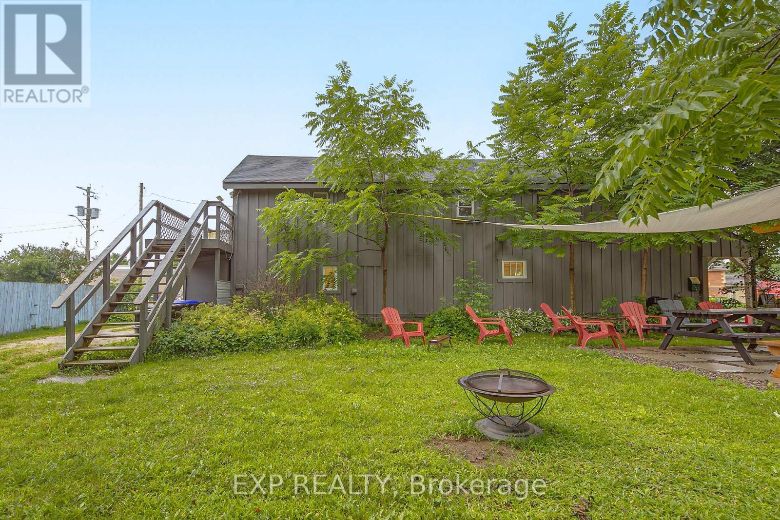 2 Francis Street E, Clearview (Creemore), Ontario  L0M 1G0 - Photo 2 - S12964434