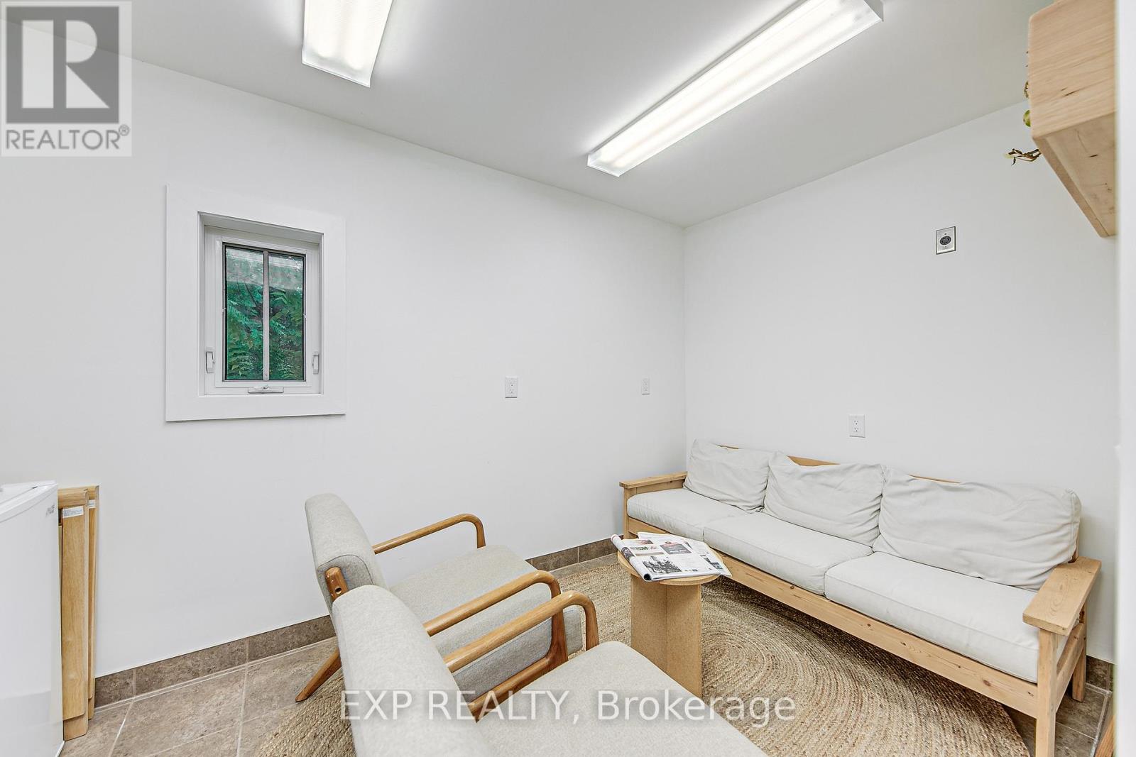 2 Francis Street E, Clearview (Creemore), Ontario  L0M 1G0 - Photo 23 - S12964434