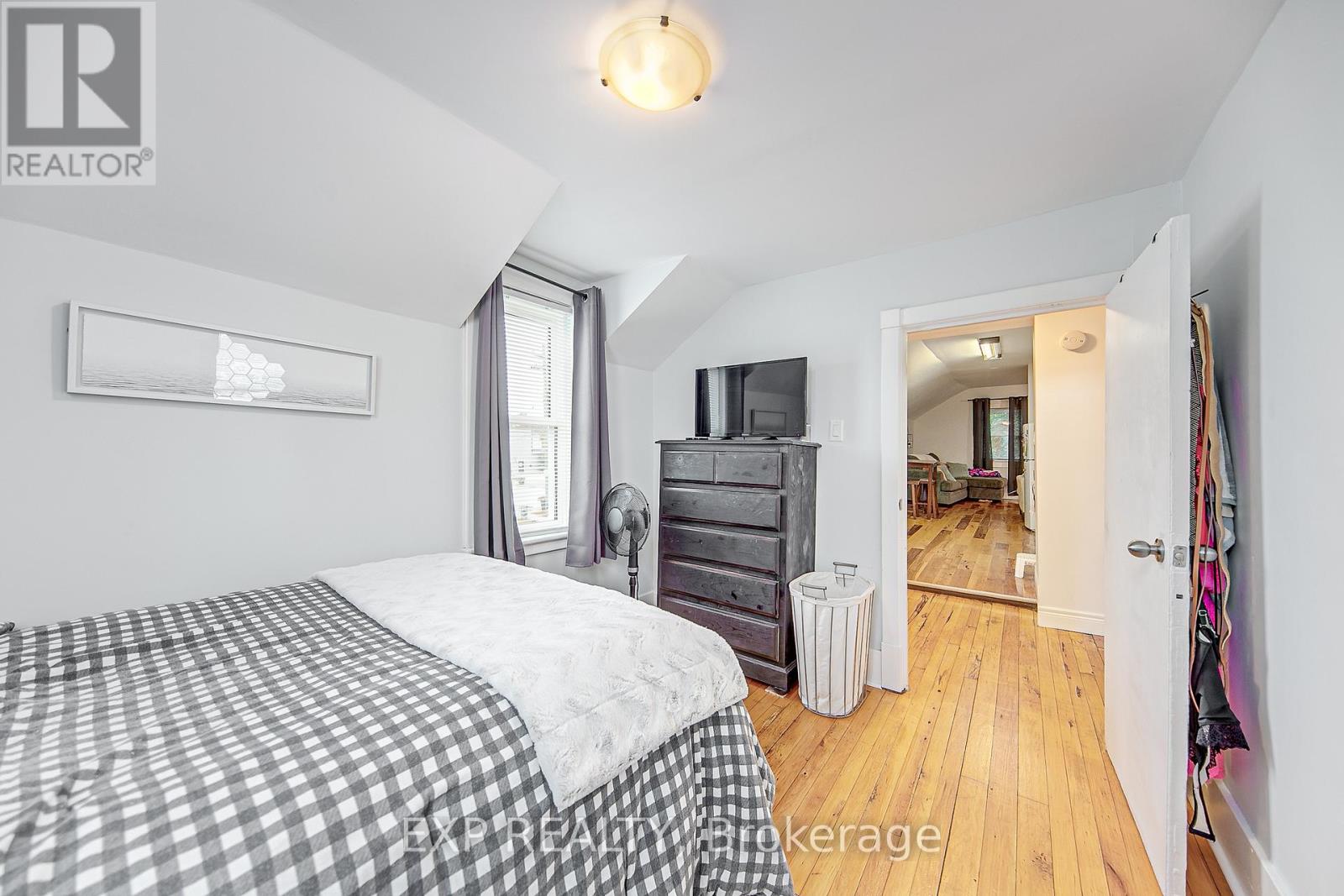 2 Francis Street E, Clearview (Creemore), Ontario  L0M 1G0 - Photo 30 - S12964434