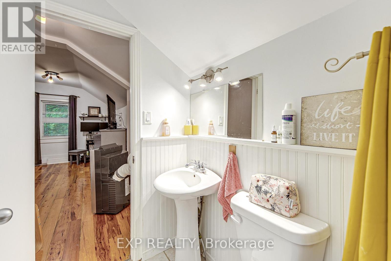 2 Francis Street E, Clearview (Creemore), Ontario  L0M 1G0 - Photo 38 - S12964434