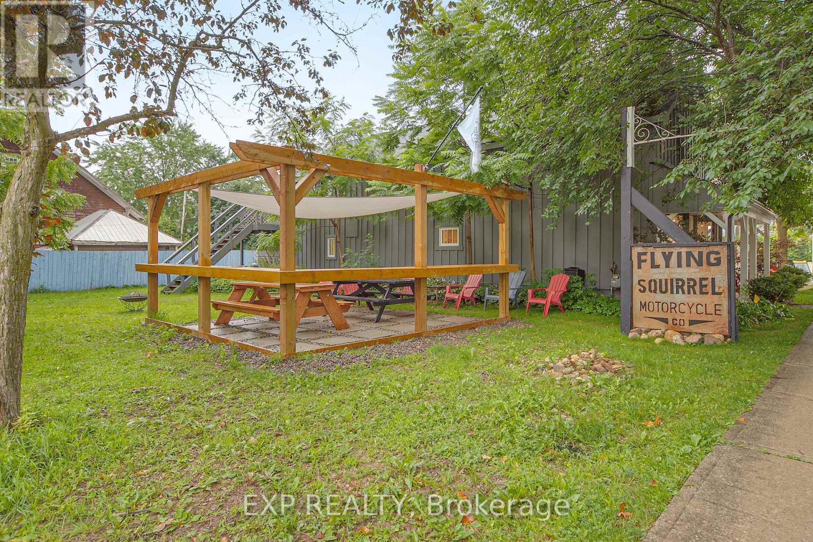 2 Francis Street E, Clearview (Creemore), Ontario  L0M 1G0 - Photo 7 - S12964434