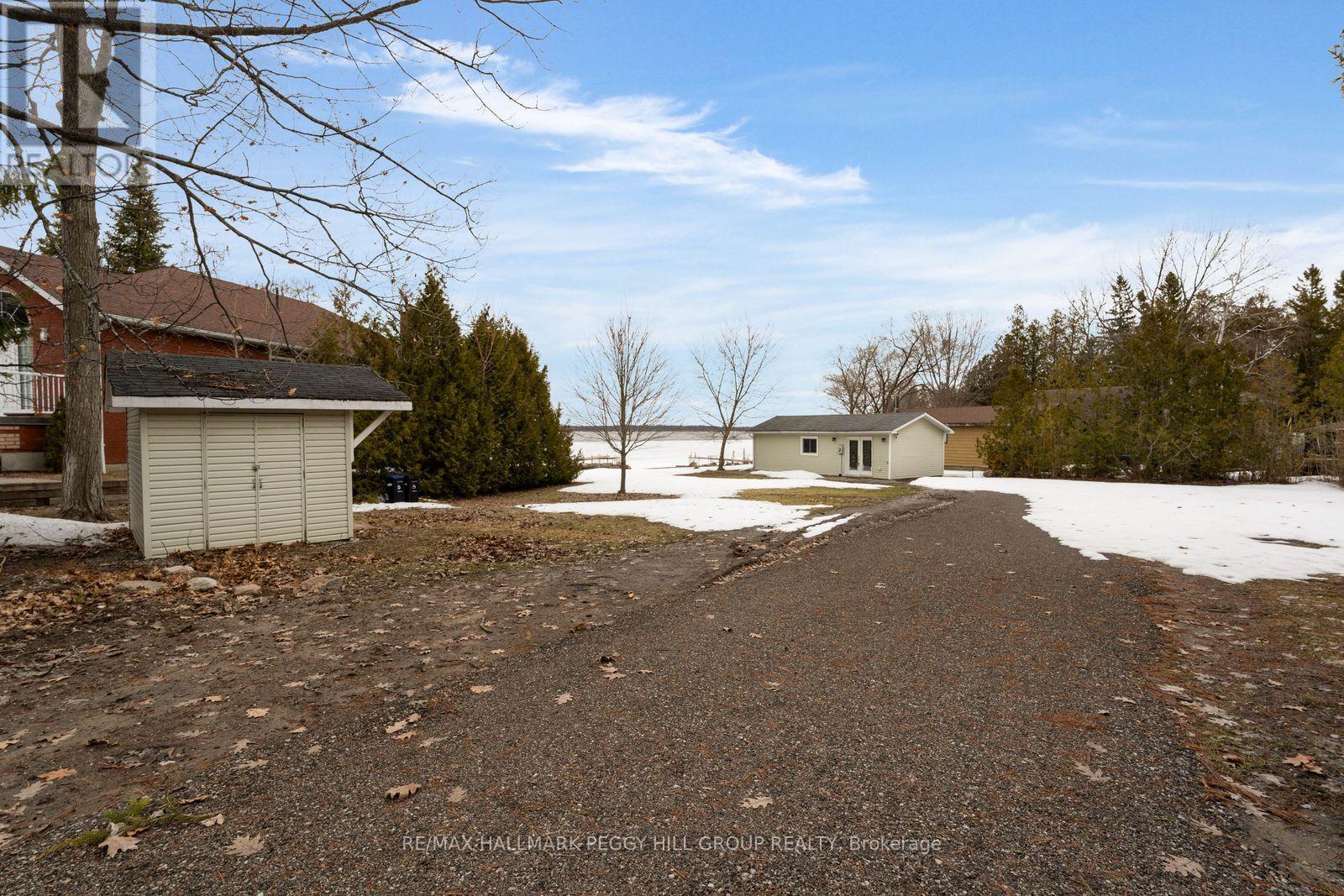 220 Robins Point Road, Tay, Ontario  L0K 2A0 - Photo 12 - S12964506