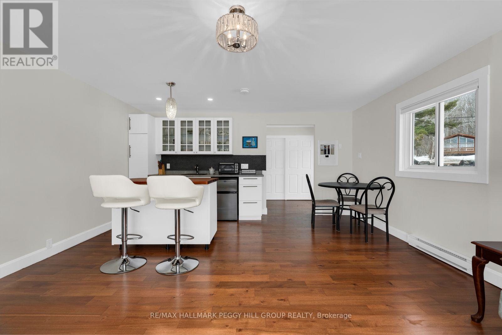 220 Robins Point Road, Tay, Ontario  L0K 2A0 - Photo 5 - S12964506