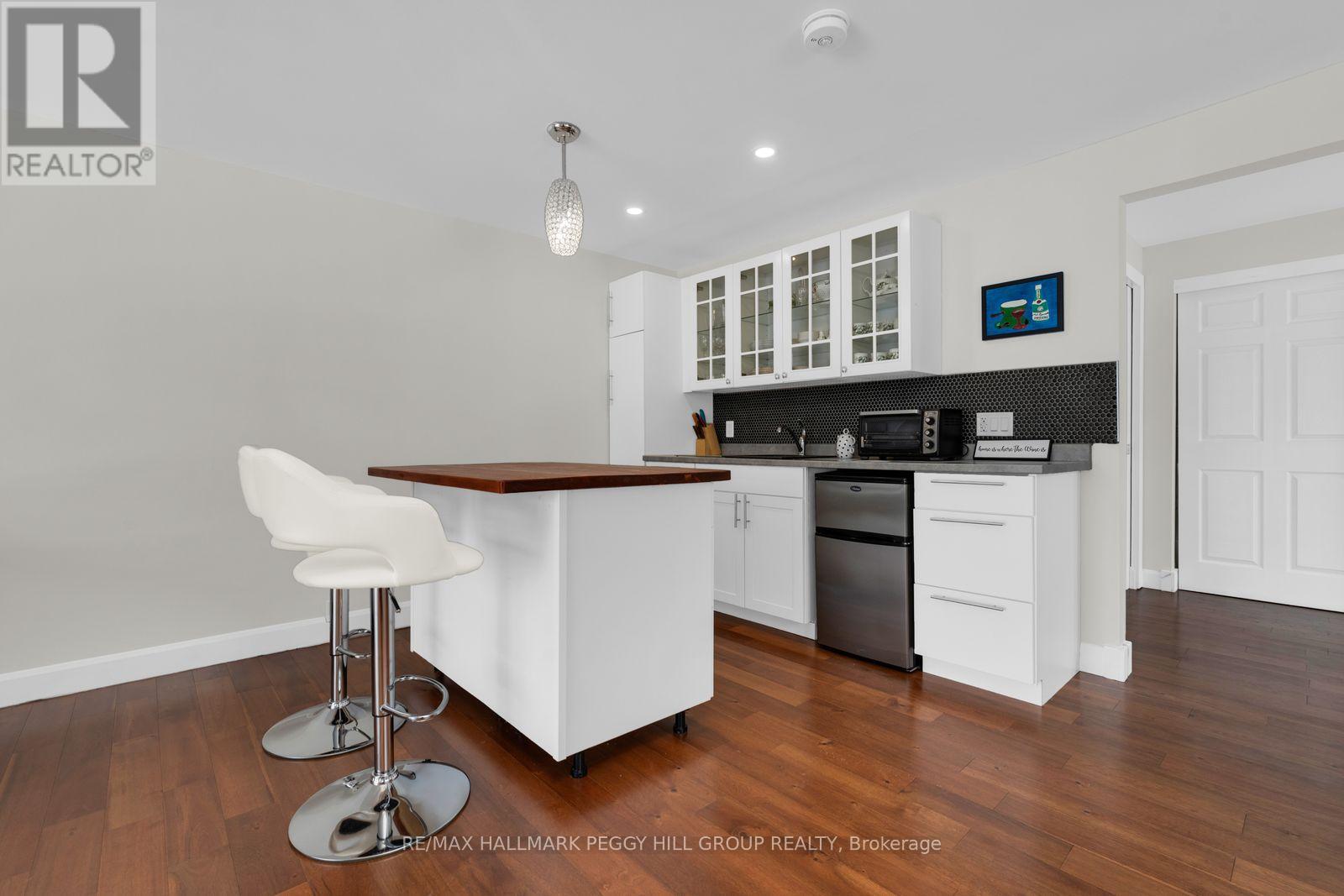 220 Robins Point Road, Tay, Ontario  L0K 2A0 - Photo 6 - S12964506