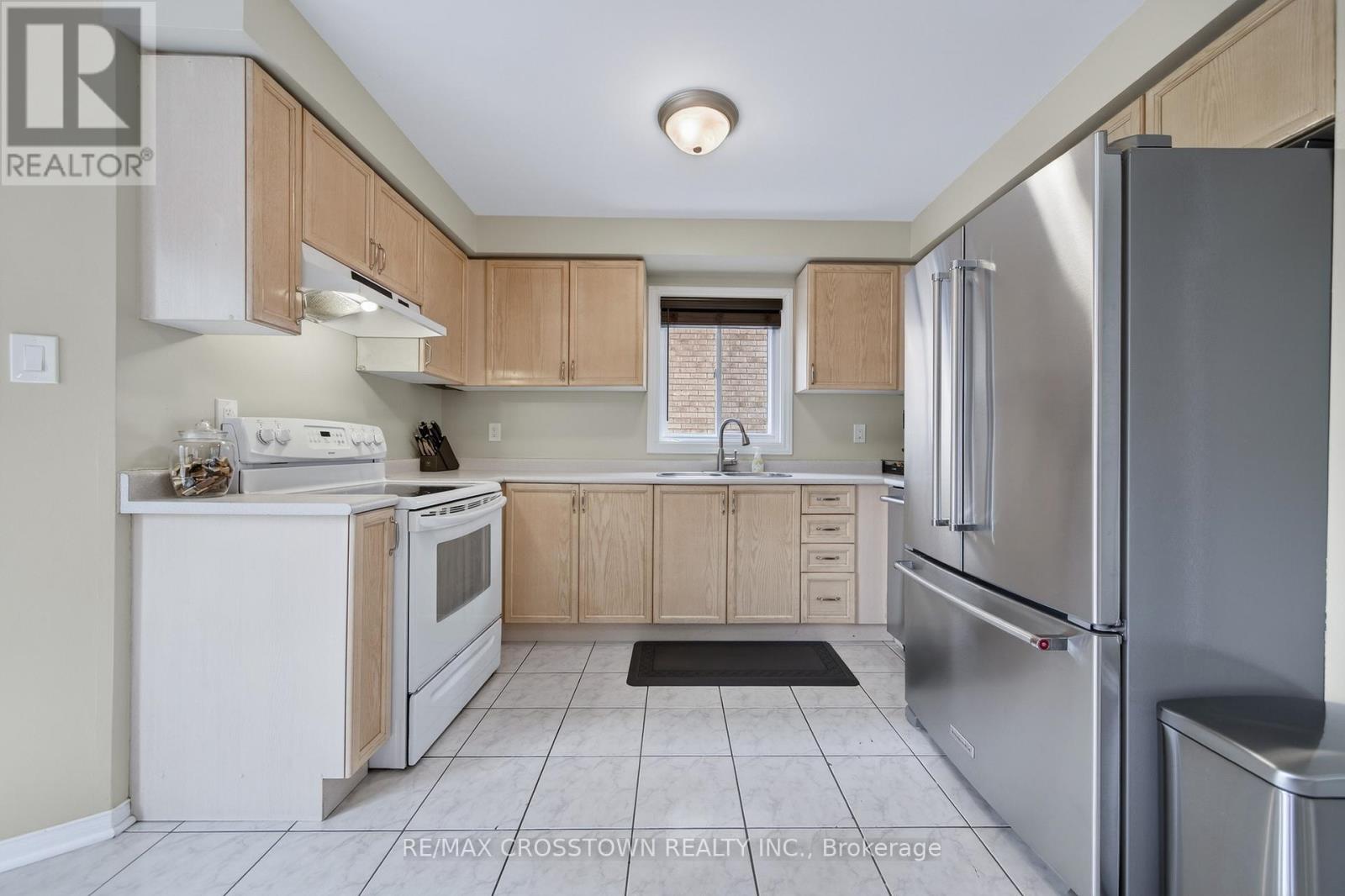 99 Bishop Drive, Barrie, Ontario  L4N 7P4 - Photo 11 - S12964544