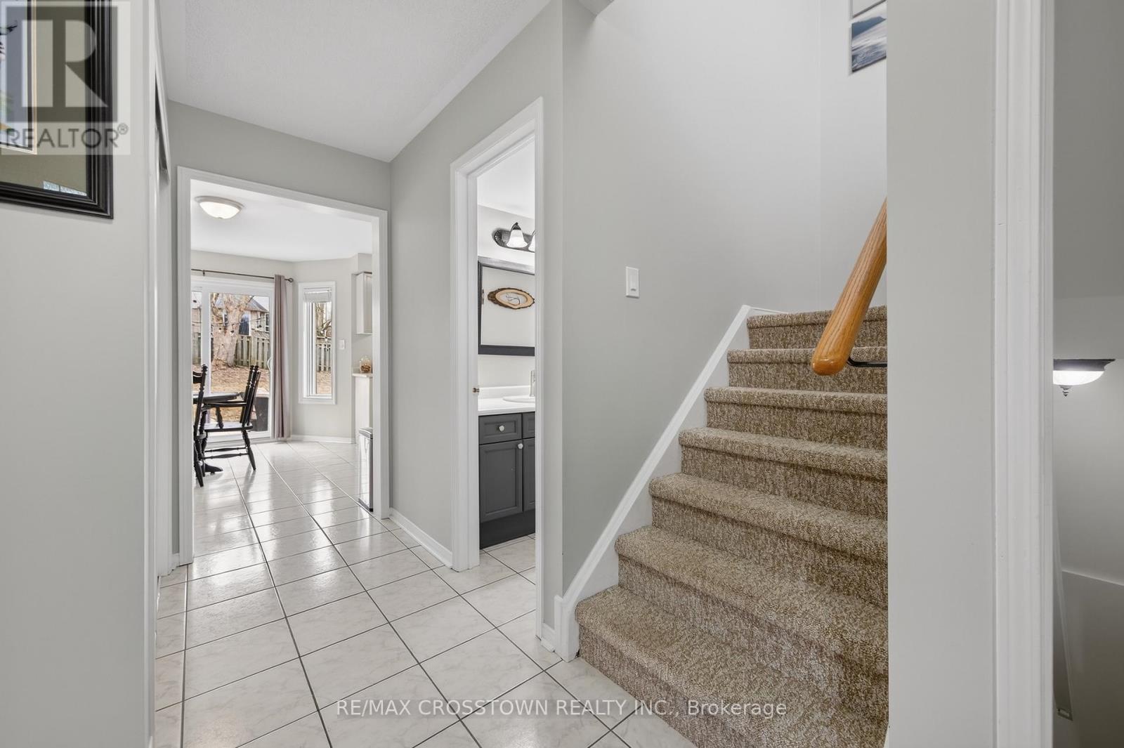 99 Bishop Drive, Barrie, Ontario  L4N 7P4 - Photo 3 - S12964544