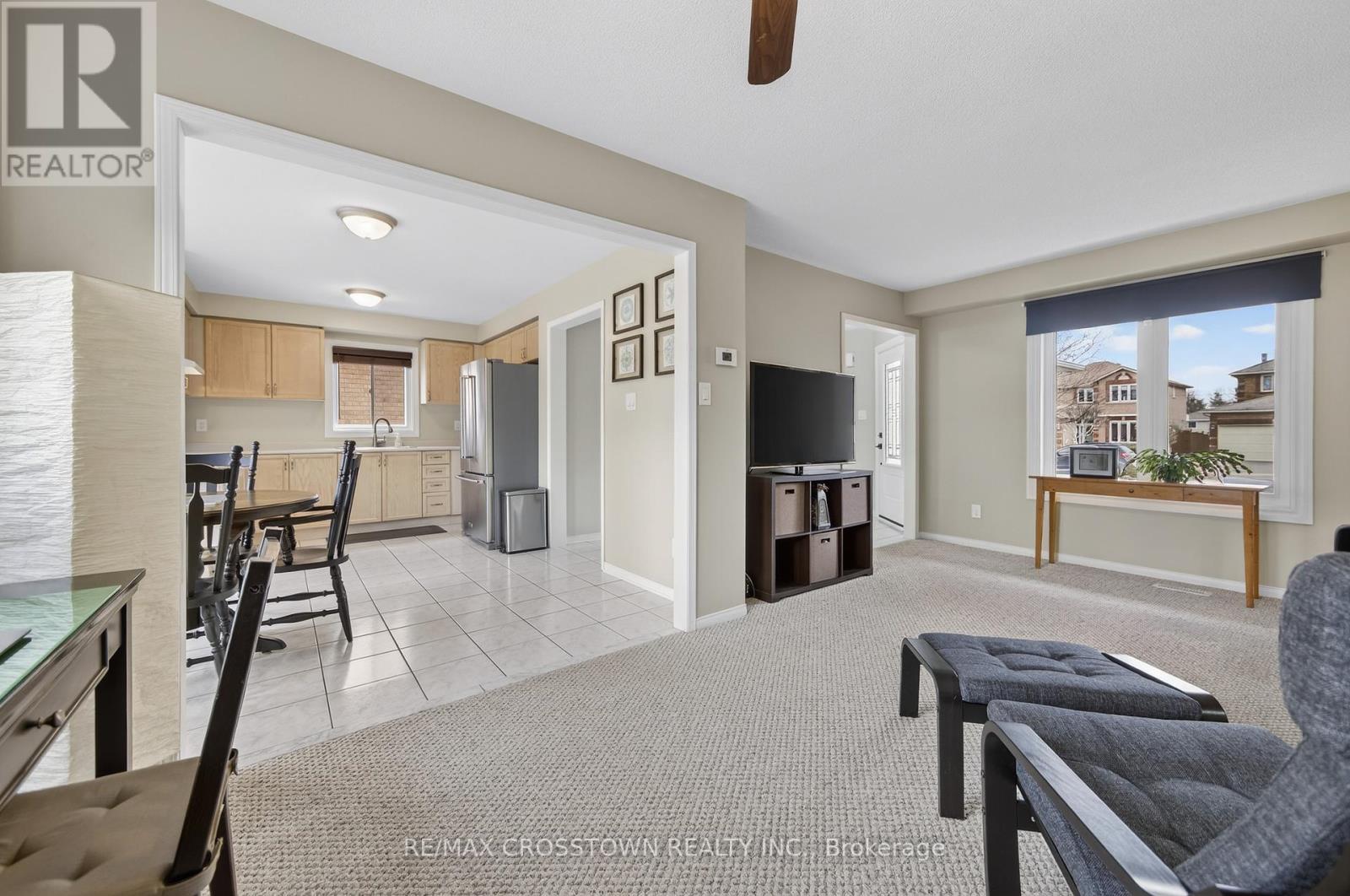 99 Bishop Drive, Barrie, Ontario  L4N 7P4 - Photo 9 - S12964544