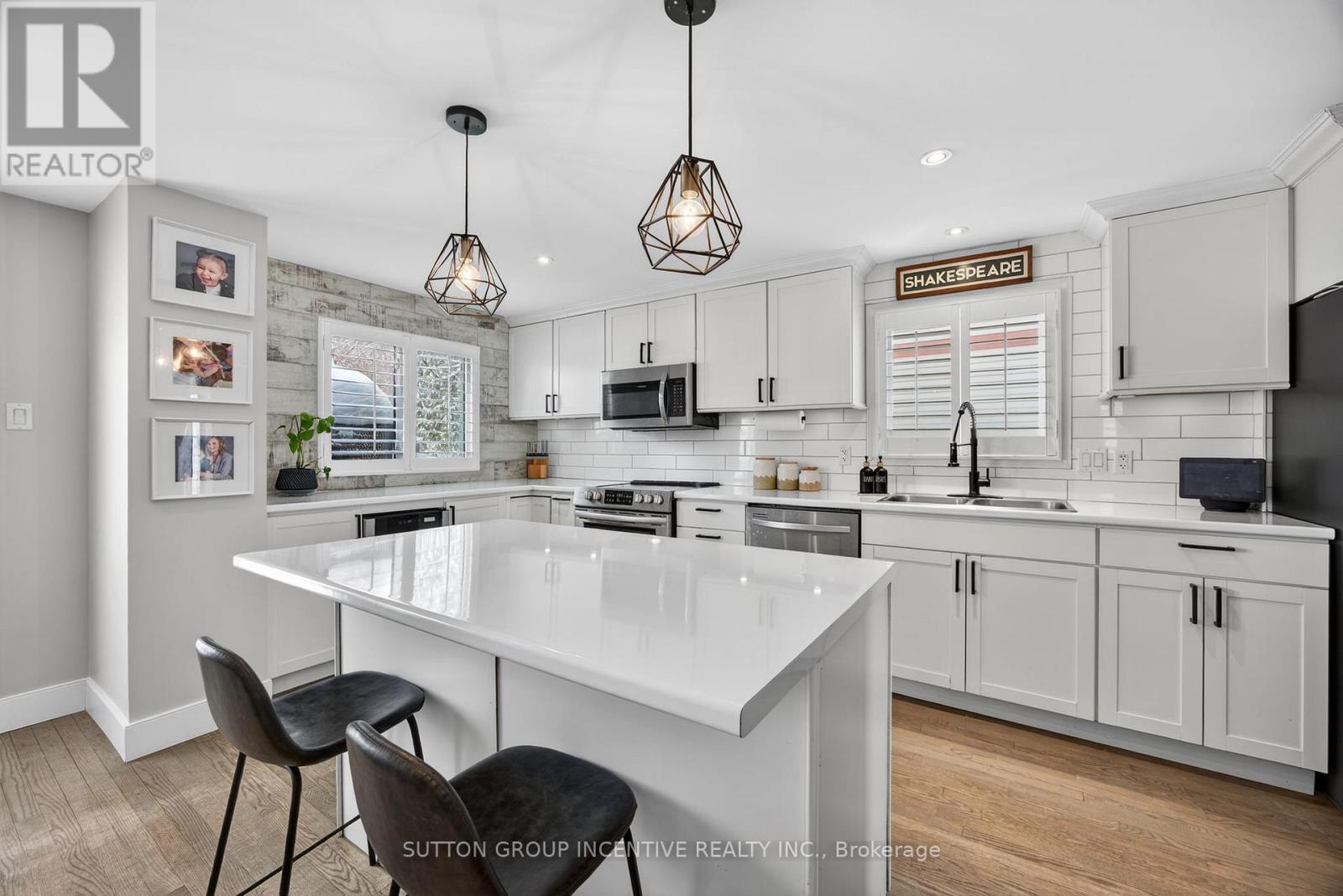 56 Shakespeare Crescent, Barrie (Letitia Heights), Ontario  L4N 6C1 - Photo 5 - S12964596