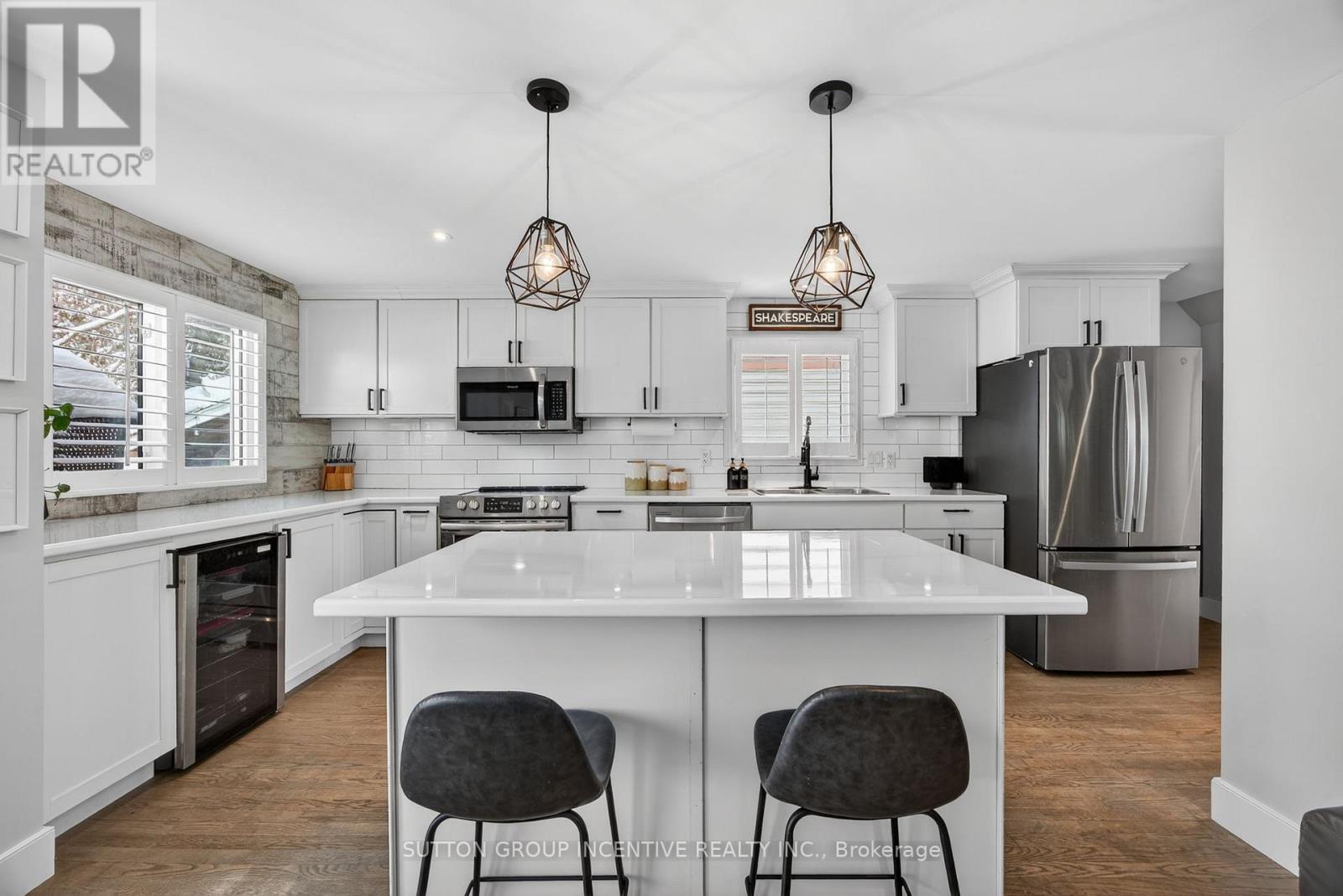 56 Shakespeare Crescent, Barrie (Letitia Heights), Ontario  L4N 6C1 - Photo 6 - S12964596