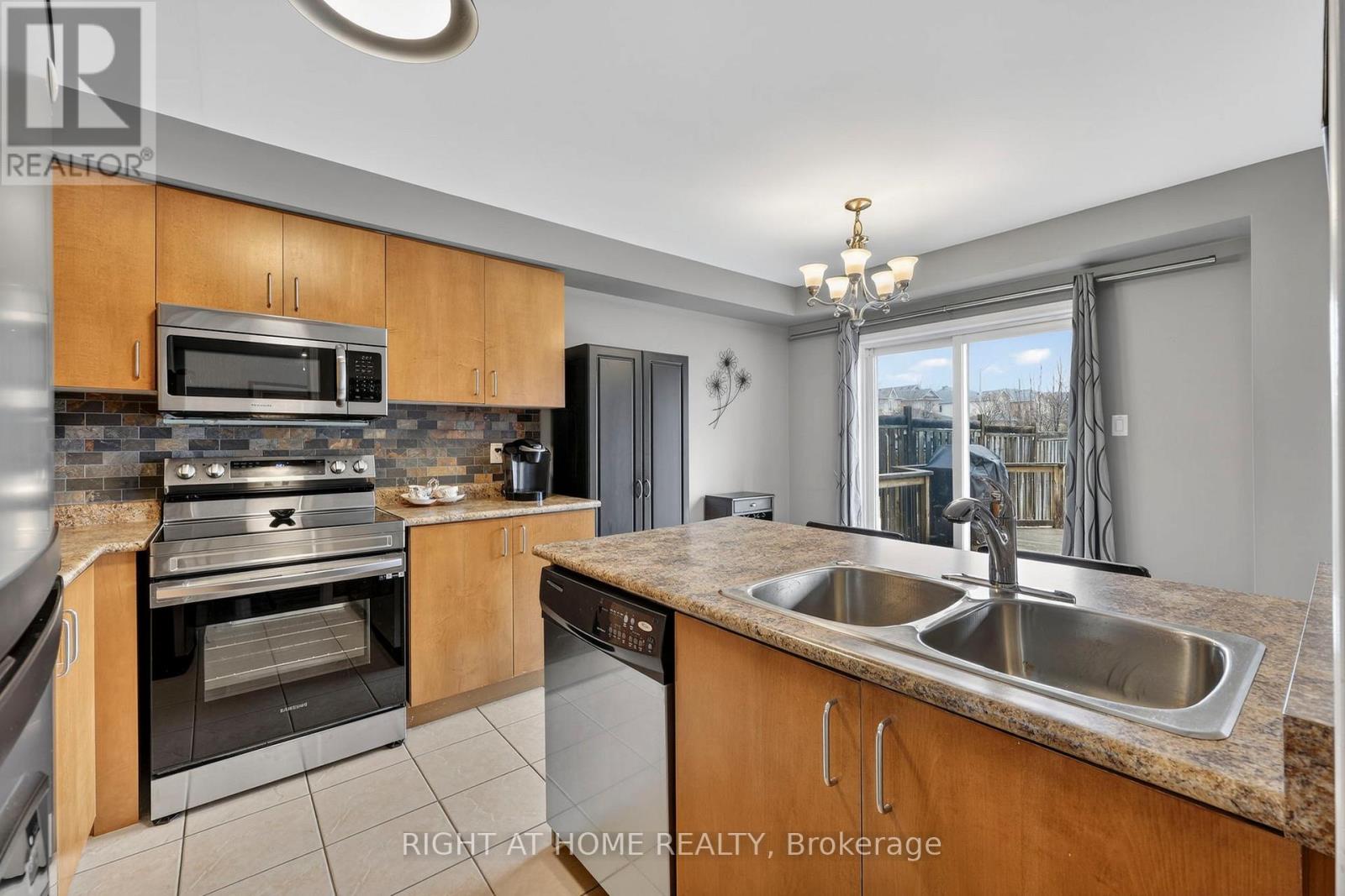 65 Bird Street, Barrie (Edgehill Drive), Ontario  L4N 0X2 - Photo 11 - S12964622