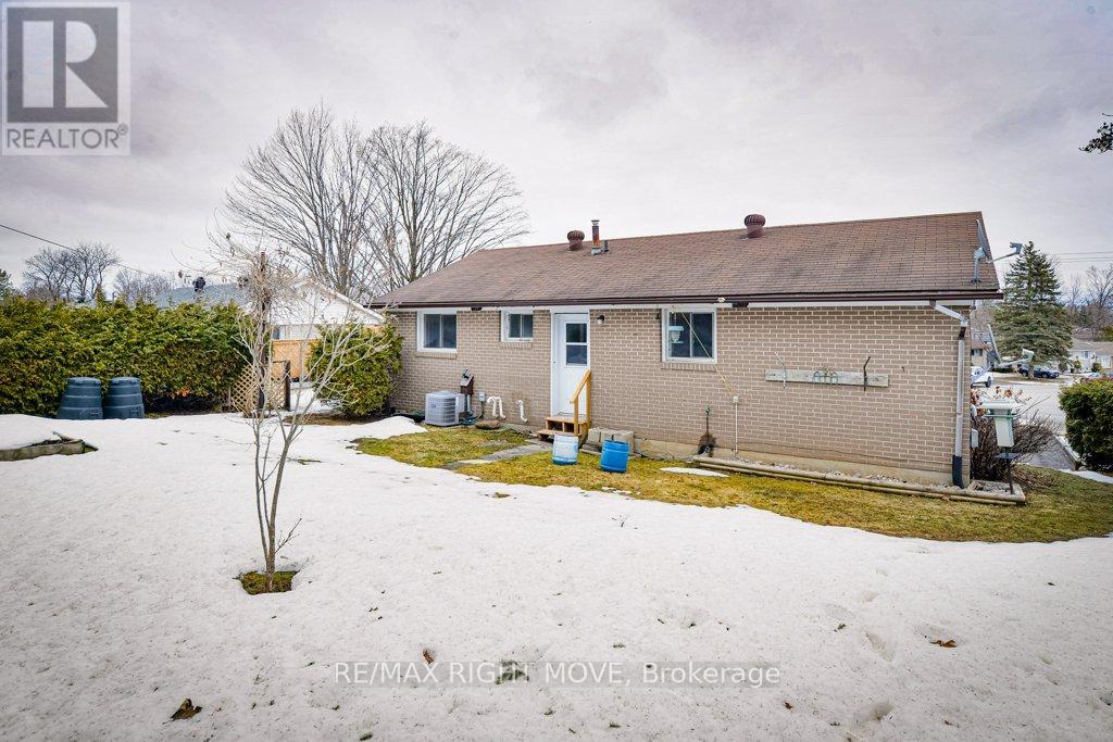 636 Mississaga Street W, Orillia, Ontario  L3V 3C6 - Photo 28 - S12964718