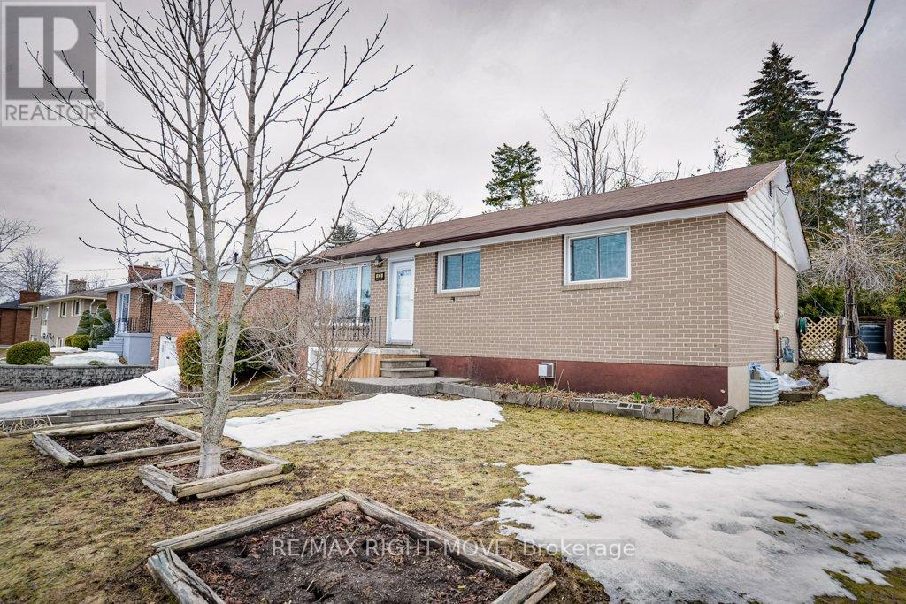 636 Mississaga Street W, Orillia, Ontario  L3V 3C6 - Photo 30 - S12964718