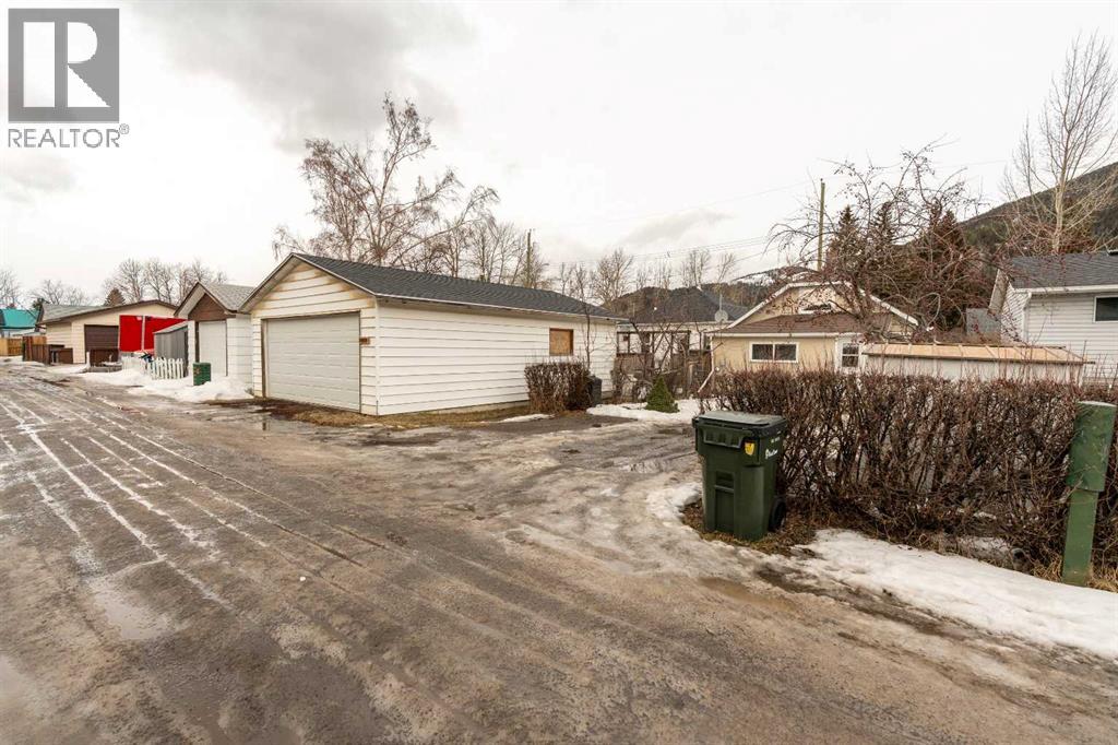 13250 19 Avenue, Blairmore, Alberta  T0K 0E0 - Photo 36 - A2283871