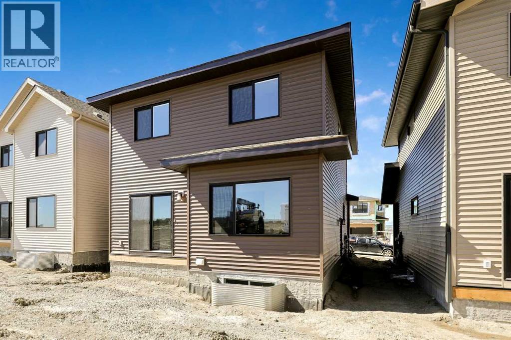 11 Heritage Link, Cochrane, Alberta  T4C 2J8 - Photo 17 - A2275697