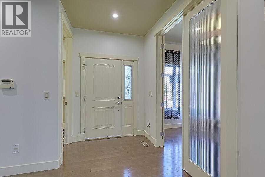 16 Rockcliff Point NW, Calgary, Alberta  T3G 5Z4 - Photo 6 - A2277883