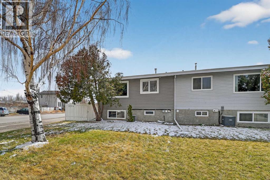 1016 42 Avenue N, Lethbridge, Alberta  T1H 6C1 - Photo 1 - A2299505