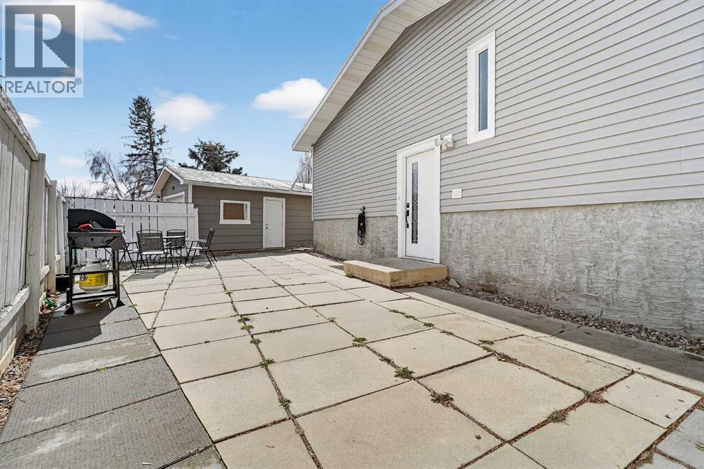 1016 42 Avenue N, Lethbridge, Alberta  T1H 6C1 - Photo 32 - A2299505