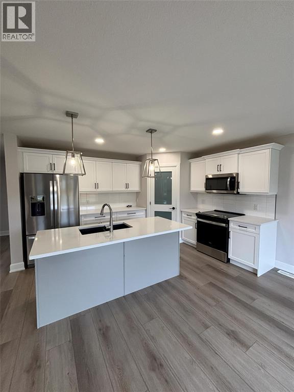 647 Ketter Way, Plympton-Wyoming, Ontario  N0N 1T0 - Photo 9 - 26006800