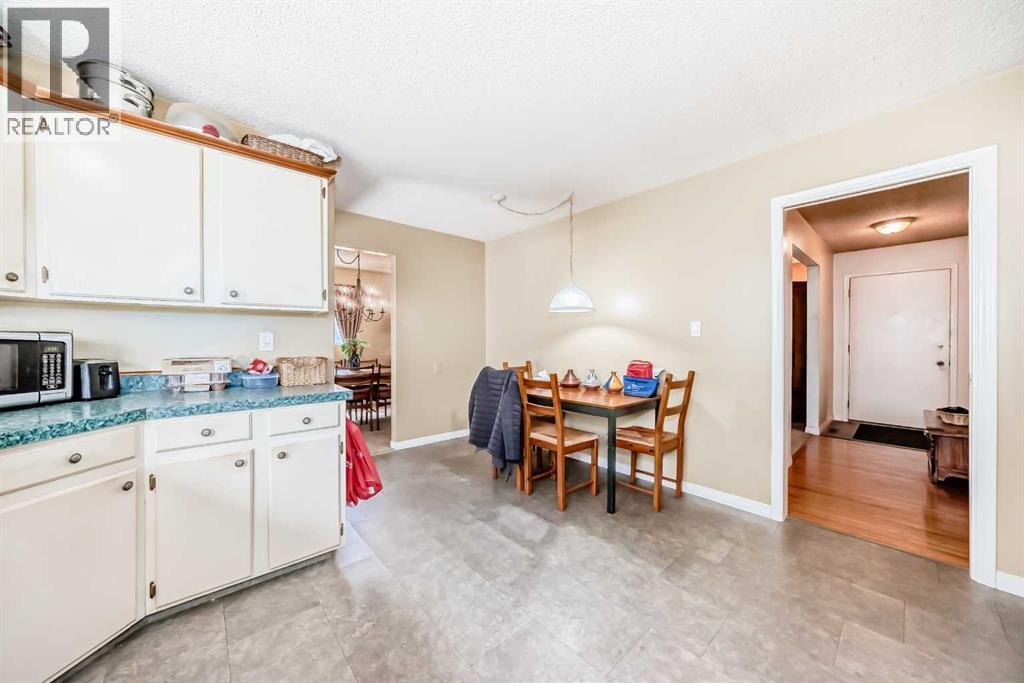 844 Lake Ontario Drive SE, Calgary, Alberta  T2J 3K1 - Photo 16 - A2286791