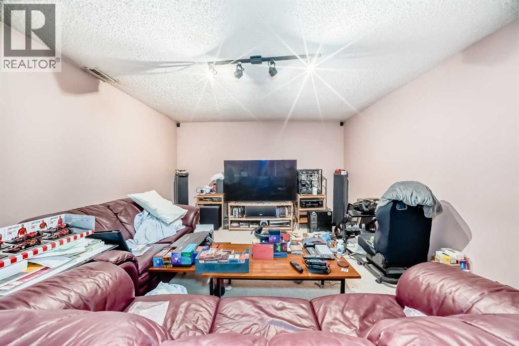 844 Lake Ontario Drive SE, Calgary, Alberta  T2J 3K1 - Photo 35 - A2286791