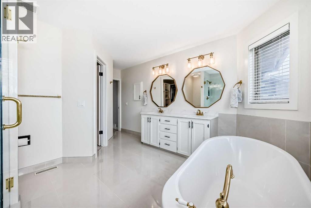 47 Canterbury Court SW, Calgary, Alberta  T2W 6C2 - Photo 30 - A2294234