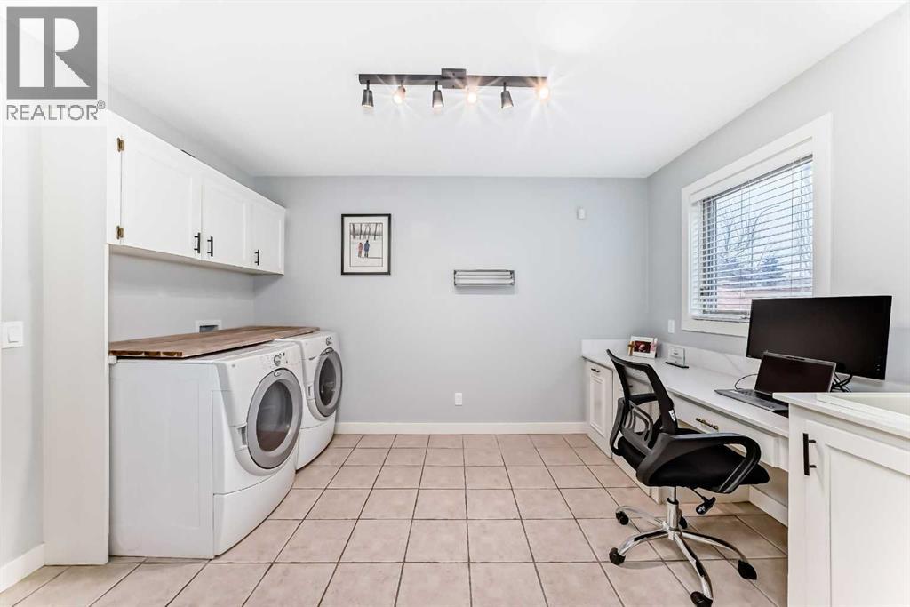 47 Canterbury Court SW, Calgary, Alberta  T2W 6C2 - Photo 21 - A2294234