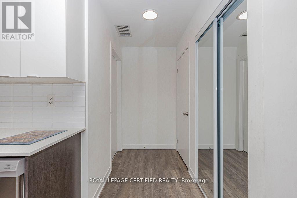 203 - 90 Canon Jackson Drive, Toronto, Ontario  M6M 0C1 - Photo 22 - W12964272