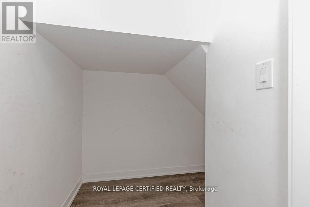 203 - 90 Canon Jackson Drive, Toronto, Ontario  M6M 0C1 - Photo 25 - W12964272