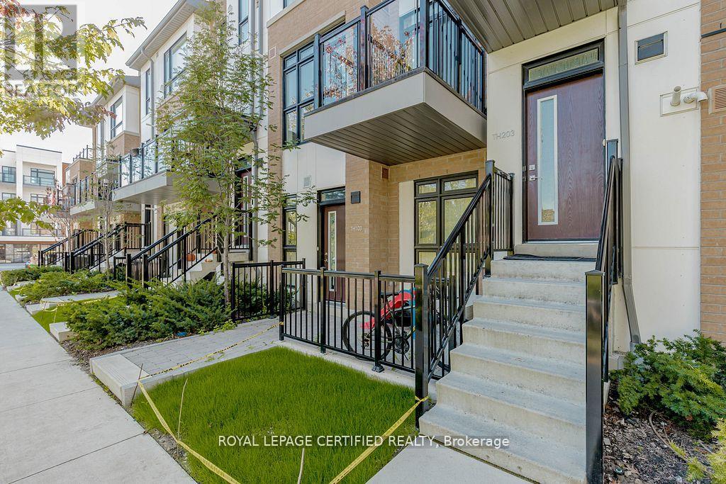 203 - 90 Canon Jackson Drive, Toronto, Ontario  M6M 0C1 - Photo 3 - W12964272