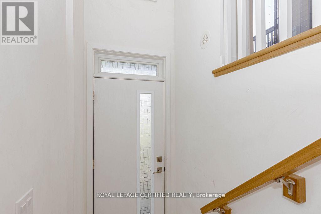 203 - 90 Canon Jackson Drive, Toronto, Ontario  M6M 0C1 - Photo 5 - W12964272