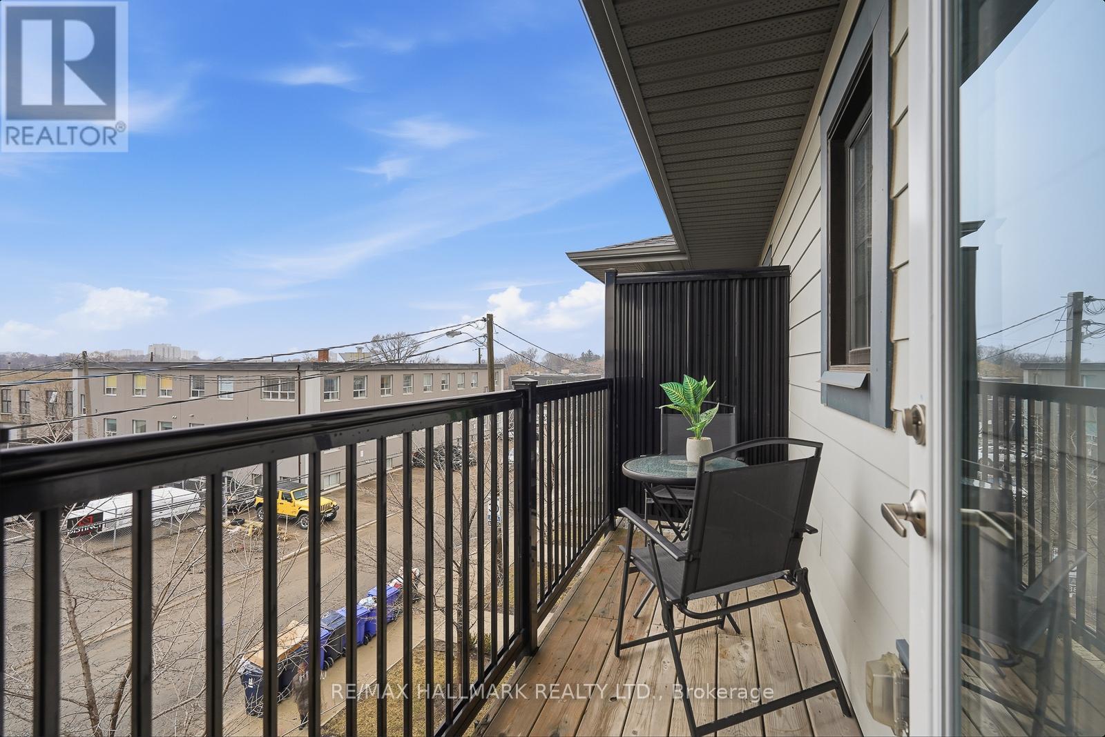 2 - 9 Forbes Avenue, Toronto, Ontario  M6M 0B5 - Photo 30 - W12964340