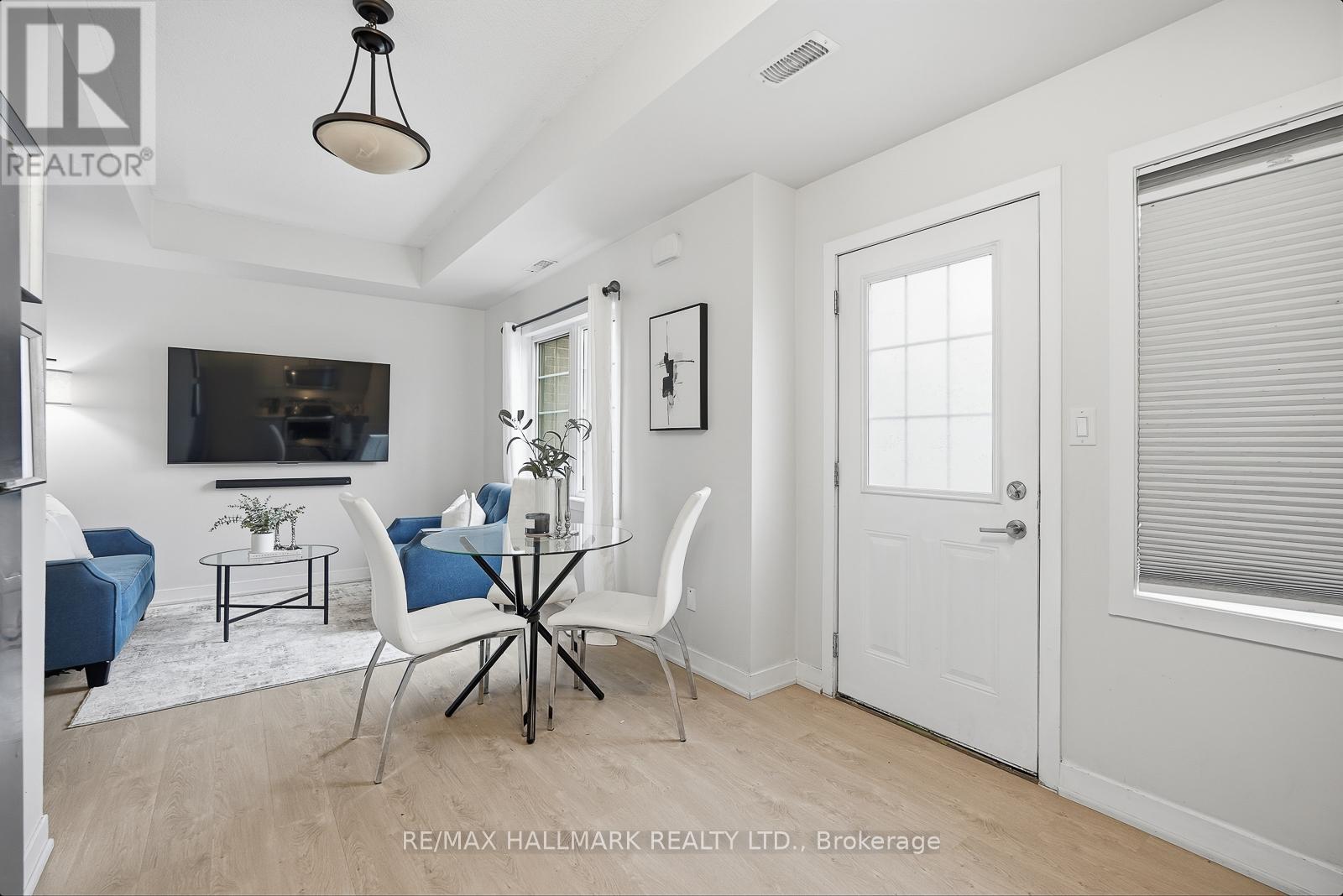 2 - 9 Forbes Avenue, Toronto, Ontario  M6M 0B5 - Photo 8 - W12964340