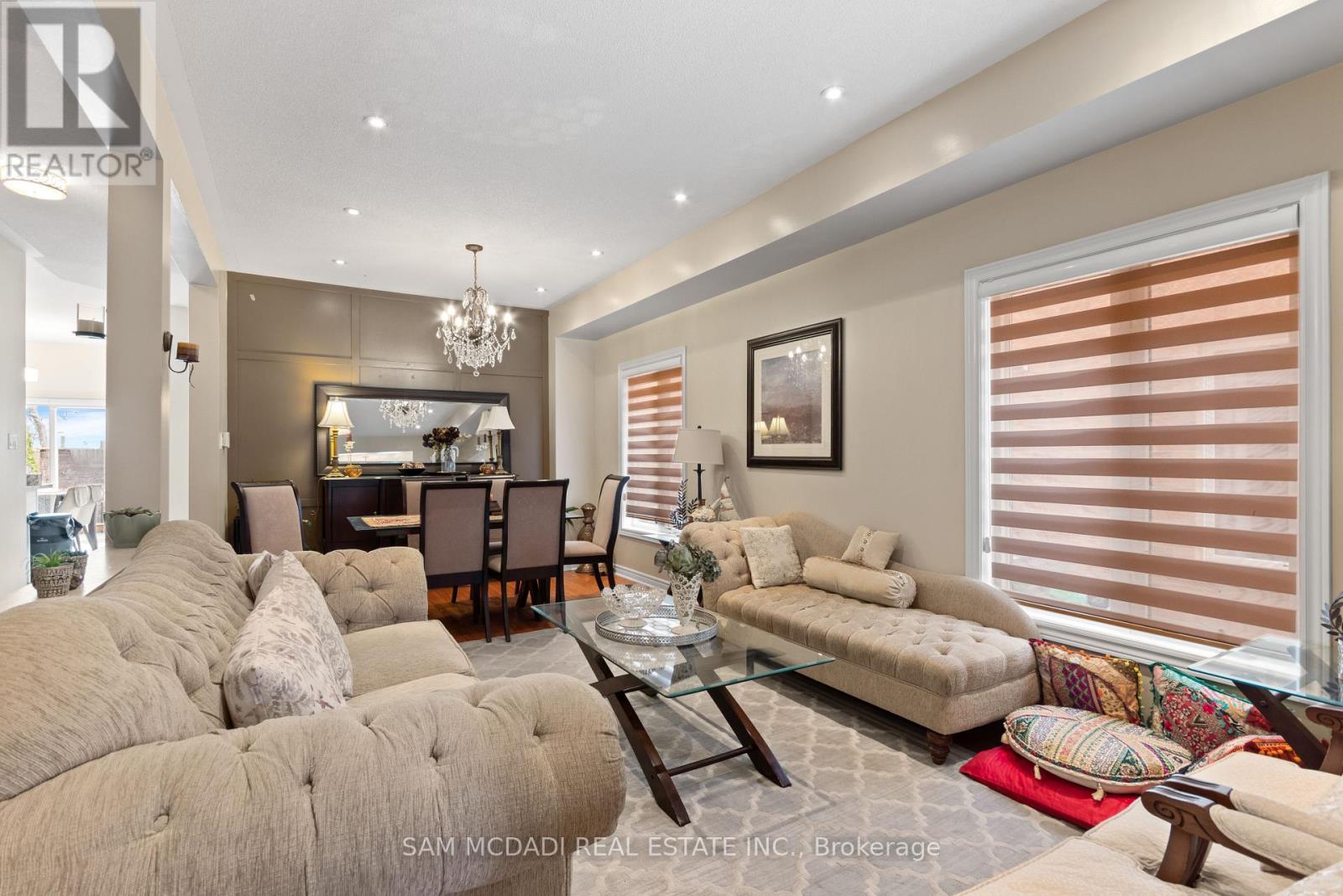 1514 Portsmouth Place, Mississauga, Ontario  L5M 7W1 - Photo 2 - W12964358