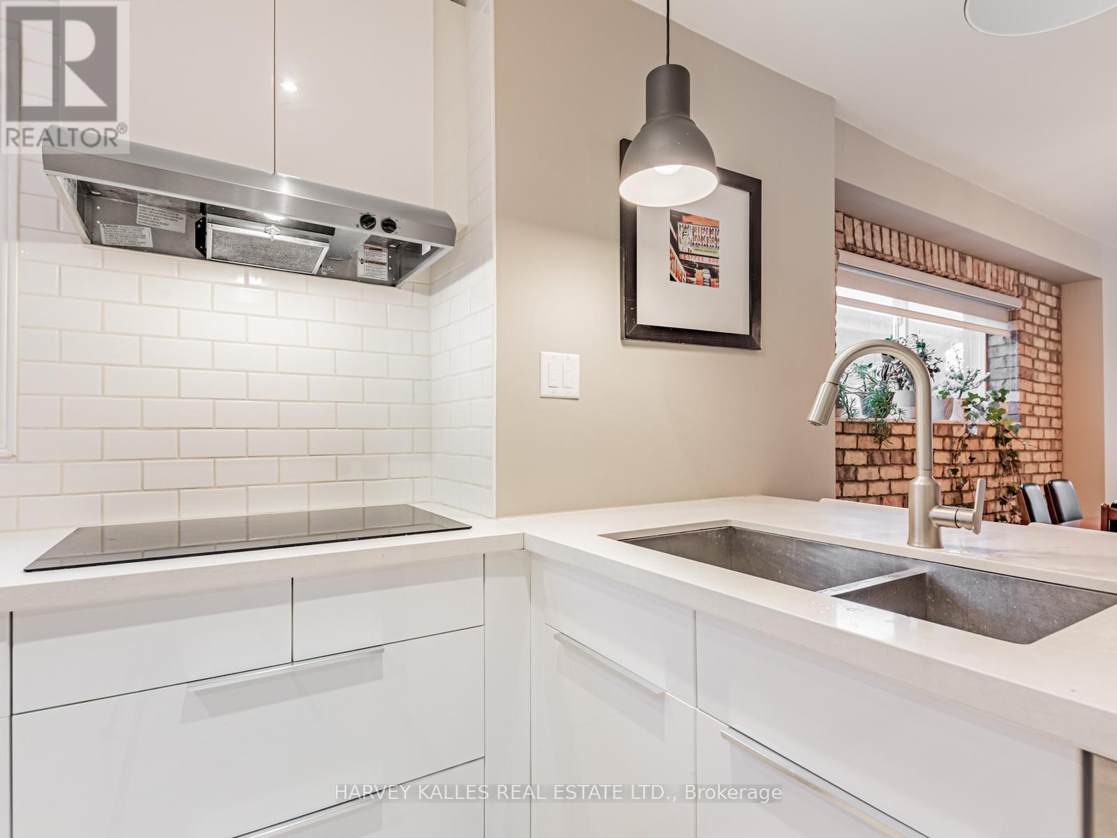 125 Kane Avenue, Toronto, Ontario  M6M 3N1 - Photo 15 - W12964396