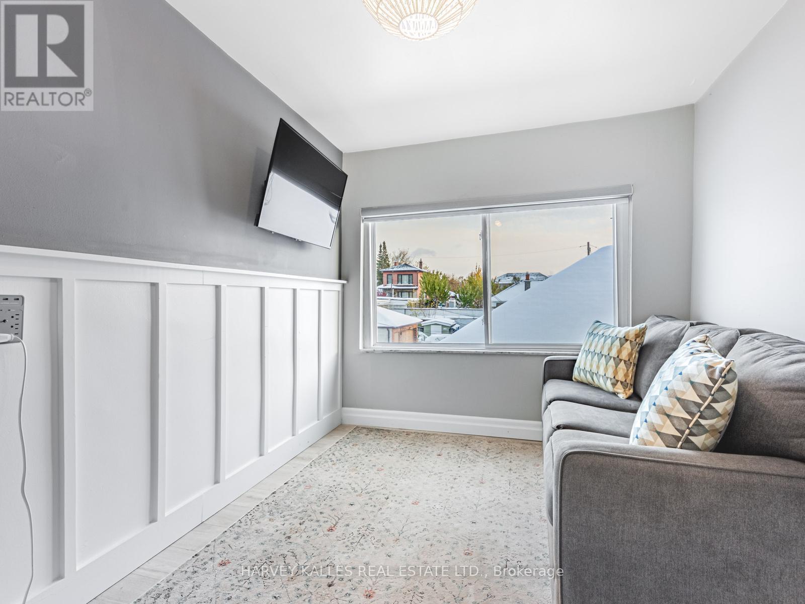 125 Kane Avenue, Toronto, Ontario  M6M 3N1 - Photo 24 - W12964396