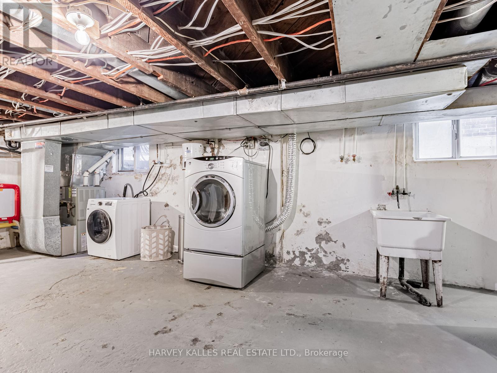 125 Kane Avenue, Toronto, Ontario  M6M 3N1 - Photo 27 - W12964396