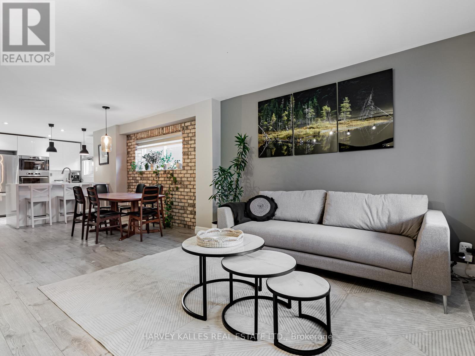 125 Kane Avenue, Toronto, Ontario  M6M 3N1 - Photo 5 - W12964396